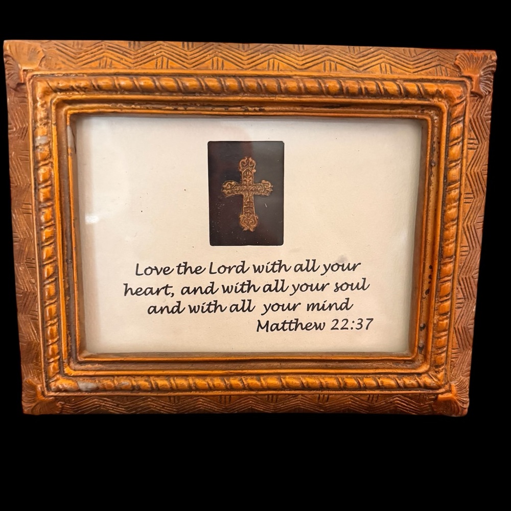 Elegant Gold Picture Frame with Inspirational Quote